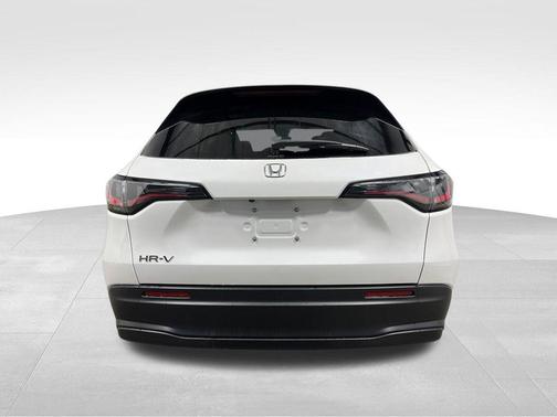 Platinum White Pearl 2026 Honda HR-V LX
