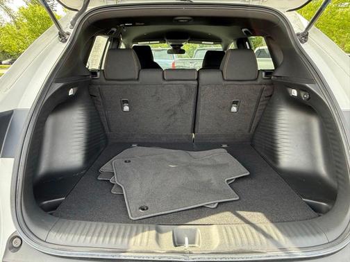 Platinum White Pearl 2024 Honda HR-V Sport