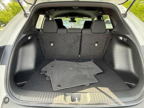 Platinum White Pearl 2024 Honda HR-V Sport