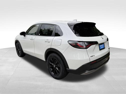 Platinum White Pearl 2024 Honda HR-V Sport