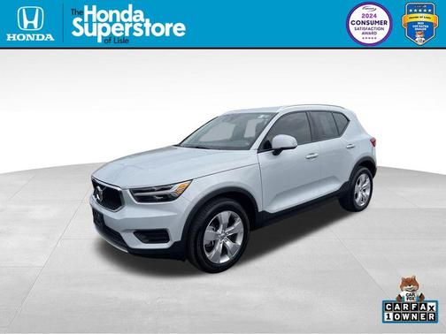 2022 Volvo XC40 T5 Momentum