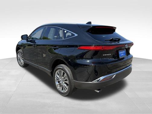 Black 2023 Toyota Venza XLE