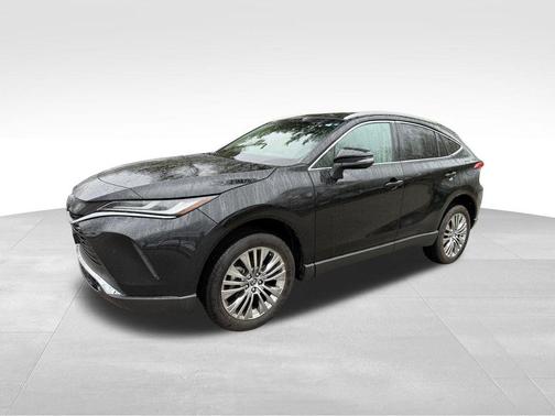 Black 2023 Toyota Venza XLE