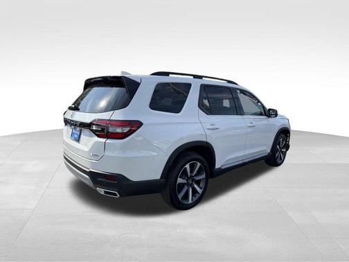 Platinum White 2025 Honda Pilot Elite