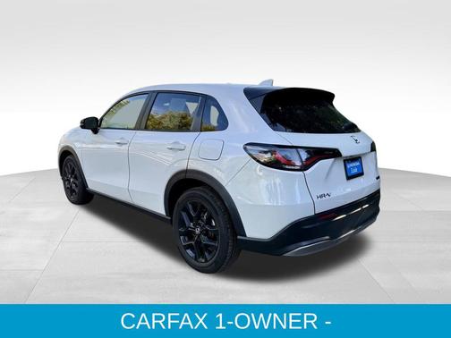 Platinum White Pearl 2024 Honda HR-V Sport