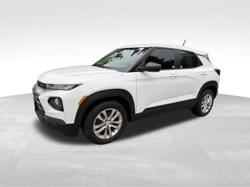 Summit White 2021 Chevrolet Trailblazer LS