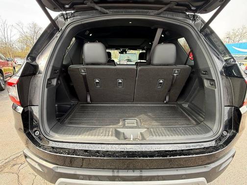 Crystal Black Pearl 2025 Honda Pilot TrailSport