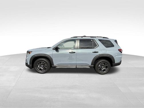 Sonic Gray Pearl 2023 Honda Pilot AWD TrailSport