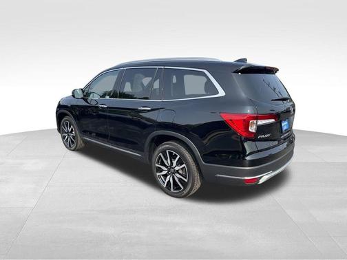 2022 Honda Pilot Touring 7-Passenger