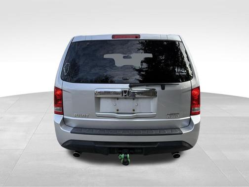 Alabaster Silver Metallic 2015 Honda Pilot SE