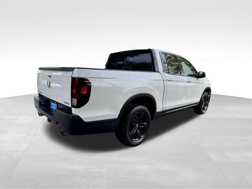 Platinum White Pearl 2023 Honda Ridgeline Black