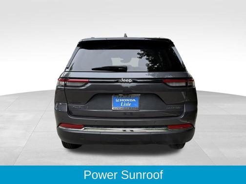 Baltic Gray Metallic Clearcoat 2022 Jeep Grand Cherokee Laredo