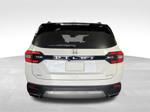 Platinum White 2026 Honda Pilot Elite