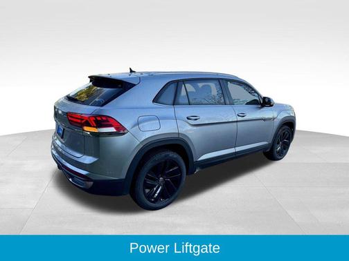 Pyrite Silver Metallic 2023 Volkswagen Atlas Cross Sport 3.6L V6 SE w/Technology