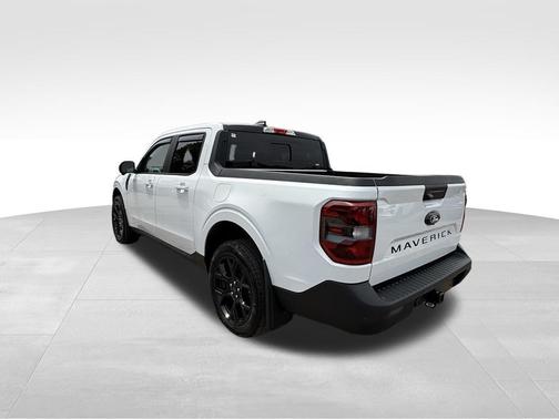 Oxford White 2025 Ford Maverick Lariat