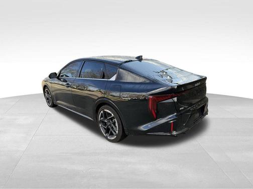 Aurora Black Pearl 2025 Kia K4 GT-Line