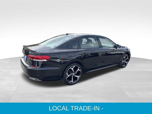 2021 Volkswagen Passat 2.0T R-Line