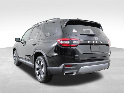 Crystal Black 2026 Honda Pilot Elite