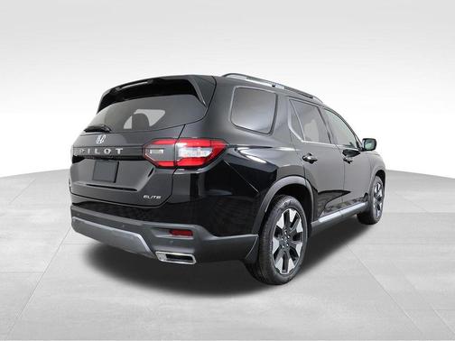 Crystal Black 2026 Honda Pilot Elite