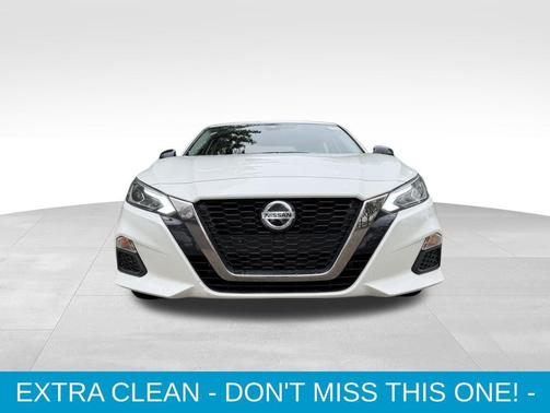 Pearl White Tricoat 2021 Nissan Altima SR FWD