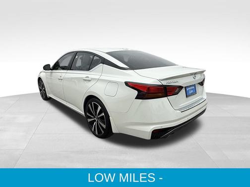 Pearl White Tricoat 2021 Nissan Altima SR FWD