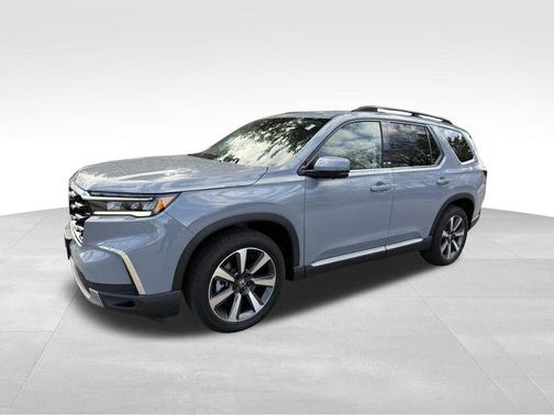 Gray 2023 Honda Pilot AWD Elite