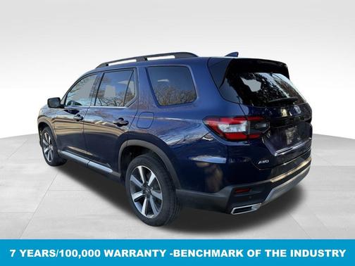 Obsidian Blue Pearl 2023 Honda Pilot Touring 8-Passenger