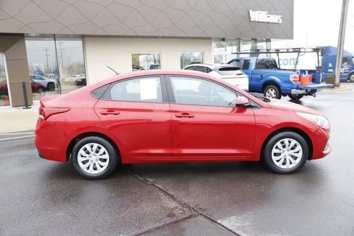 2022 Hyundai Accent SE