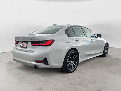2022 BMW 330 i xDrive