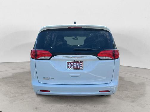 2021 Chrysler Voyager LX