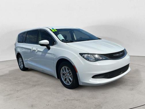 2021 Chrysler Voyager LX