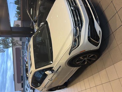 2023 Volkswagen Tiguan 2.0T SEL R-Line