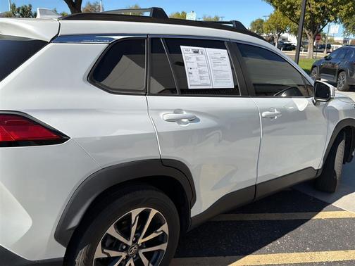 2022 Toyota Corolla Cross XLE