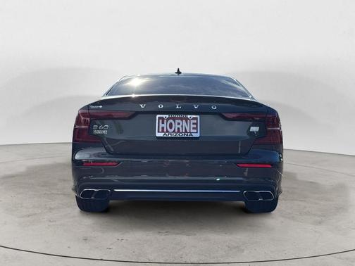 2022 Volvo S60 Recharge Plug-In Hybrid T8 Inscription