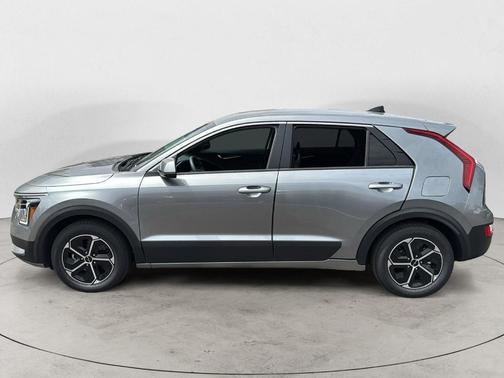 2023 Kia Niro LX