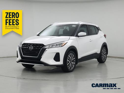 White 2024 Nissan Kicks SV