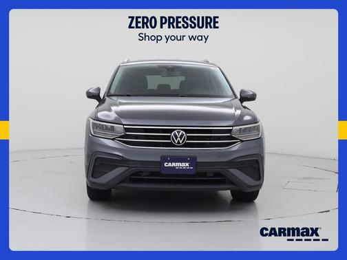 Gray 2023 Volkswagen Tiguan SE