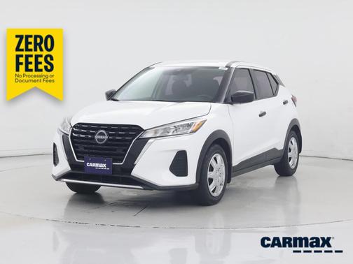 White 2022 Nissan Kicks S