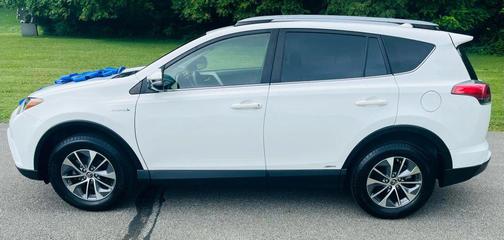 2017 Toyota RAV4 Hybrid XLE