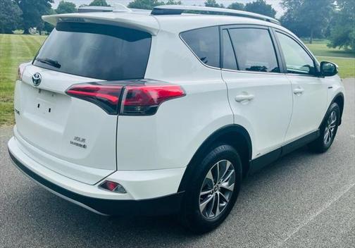 2017 Toyota RAV4 Hybrid XLE