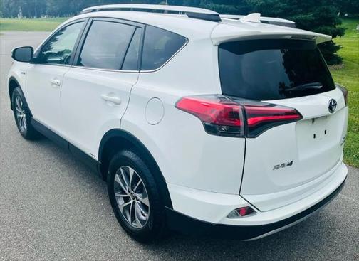 2017 Toyota RAV4 Hybrid XLE