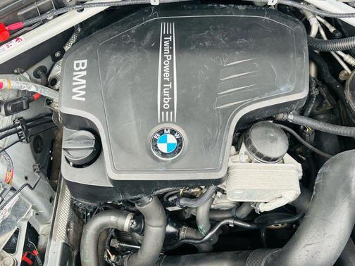 2015 BMW X4 xDrive28i Sport Utility 4D