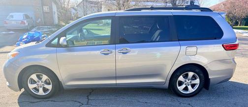 2017 Toyota Sienna LE