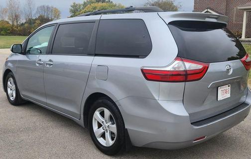 2017 Toyota Sienna LE
