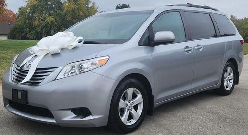 2017 Toyota Sienna LE