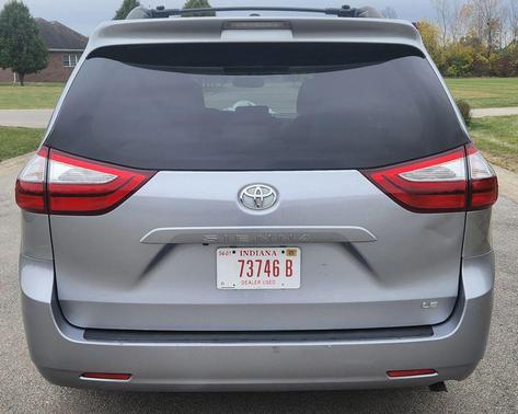 2017 Toyota Sienna LE