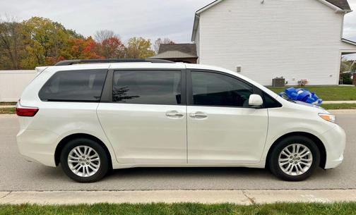 2015 Toyota Sienna XLE