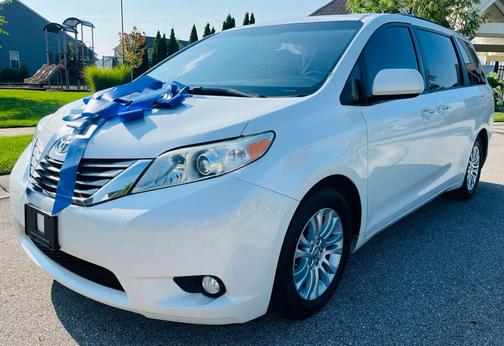 2015 Toyota Sienna XLE