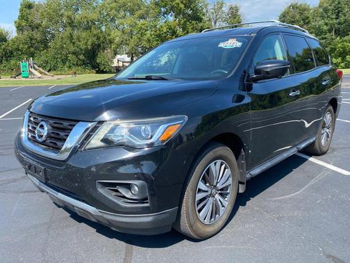 2017 Nissan Pathfinder SL