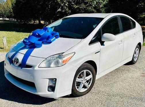 2010 Toyota Prius III